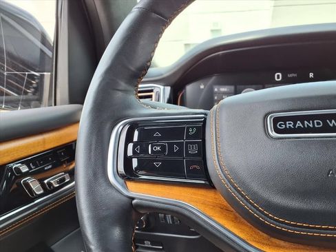 Used 2022 Jeep Grand Wagoneer Series III w/ HD Trailer Tow Package AWD/4WD image 28