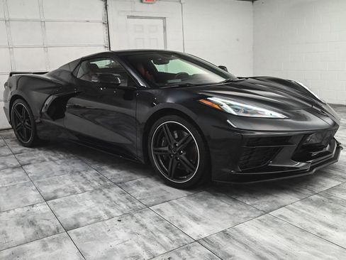 Used 2024 Chevrolet Corvette Stingray Preferred Conv w/ Z51 Performance Package RWD image 5