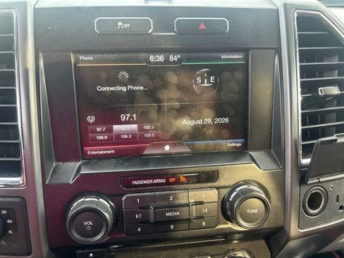 Used 2015 Ford F150 XLT w/ Equipment Group 302A Luxury AWD/4WD image 9