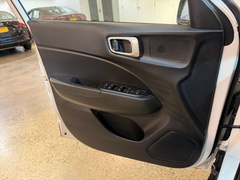Used 2026 Hyundai Venue SEL FWD image 18