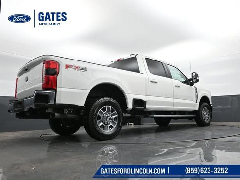 New 2026 Ford F250 Lariat w/ FX4 Off-Road Package image 32