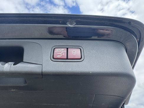 Used 2019 Mercedes-Benz GLC 300 image 22