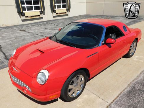 Used 2002 Ford Thunderbird image 2