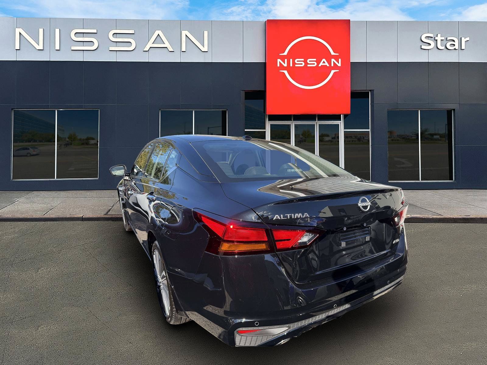 Used 2024 Nissan Altima 2.5 SL AWD/4WD image 4