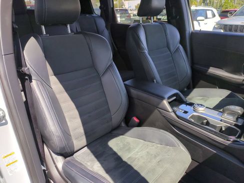 Used 2025 Mitsubishi Outlander SE AWD/4WD image 31