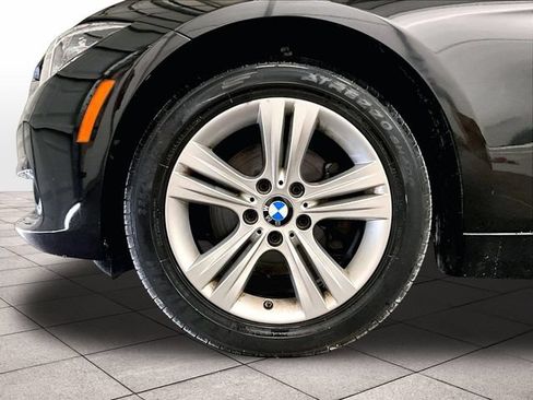 Used 2018 BMW 330i xDrive Sedan AWD/4WD image 9