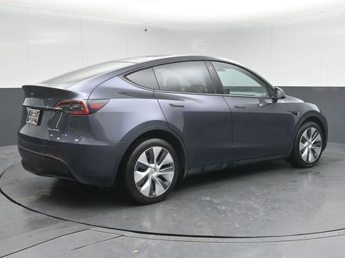 Used 2023 Tesla Model Y Long Range image 7