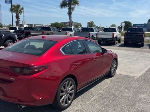 Used 2019 MAZDA MAZDA3 Sedan w/ Preferred Package image 3