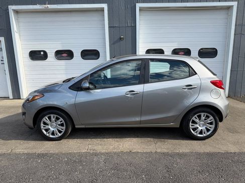 Used 2012 MAZDA MAZDA2 Sport FWD image 7