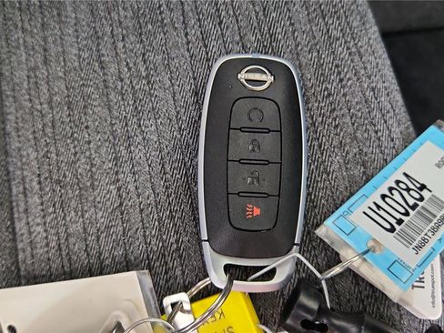 Certified 2023 Nissan Rogue SV image 27