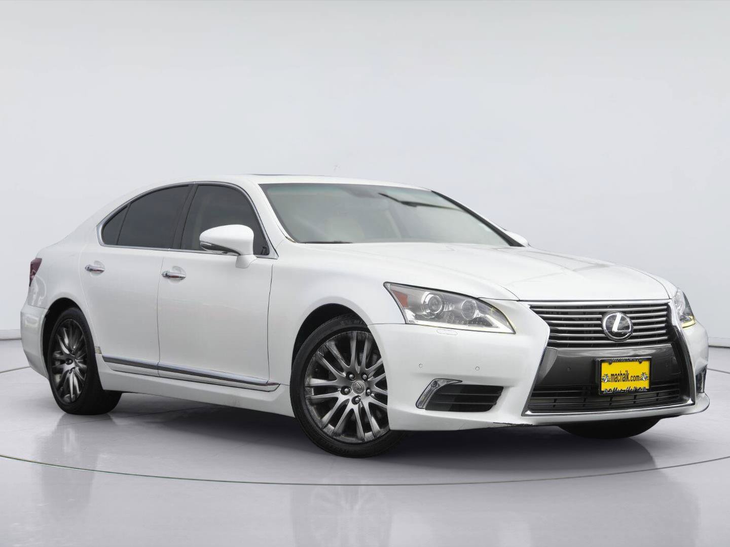 Used 2014 Lexus LS 460 w/ Comfort Package RWD image 2