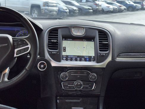 Used 2018 Chrysler 300 Limited w/ Harman/Kardon Audio Group image 29
