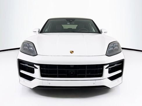 New 2025 Porsche Cayenne Coupe image 6
