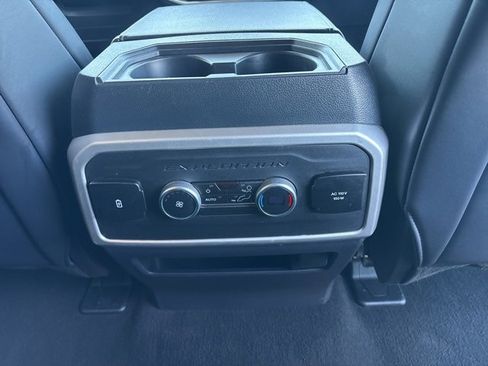 Used 2024 Ford Expedition XLT image 17