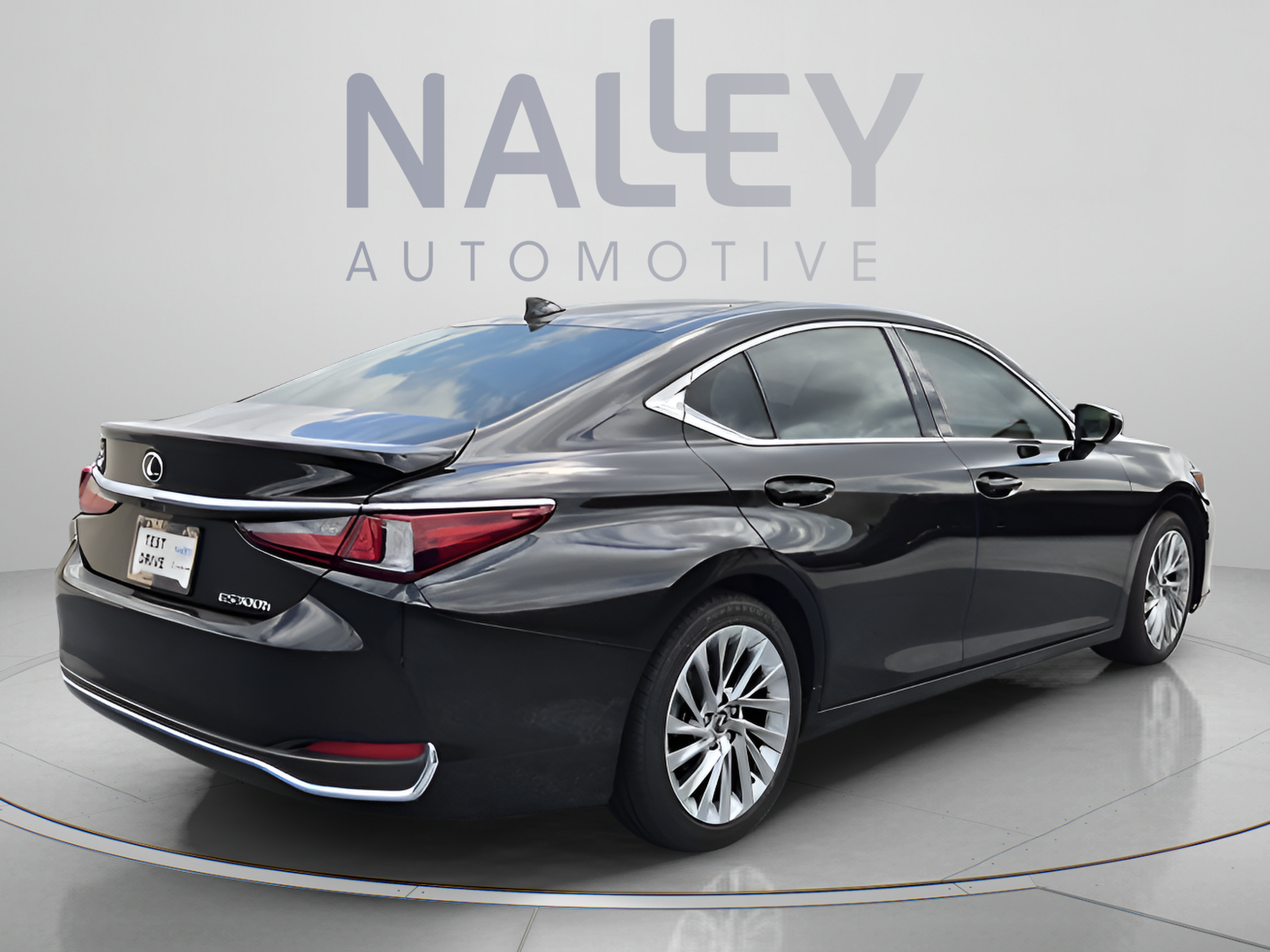 Certified 2023 Lexus ES 300h Ultra Luxury w/ Accessory Package (Z2) FWD image 5