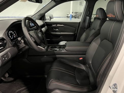 New 2025 Honda Pilot TrailSport image 5