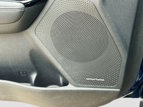 Used 2019 Kia Niro Touring FWD image 22