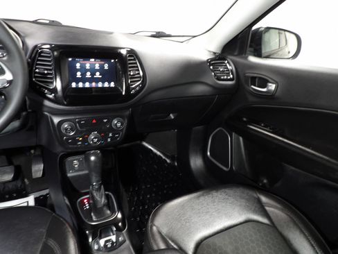 Used 2021 Jeep Compass Latitude FWD image 12