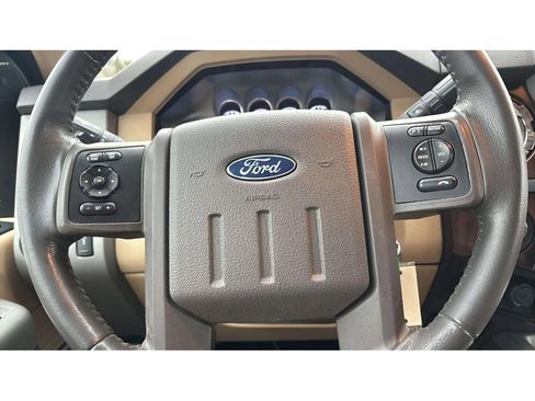 Used 2016 Ford F250 Lariat w/ Lariat Interior Package image 15