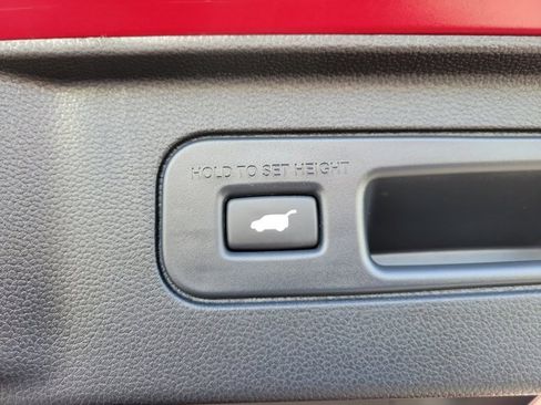 Certified 2025 Honda Pilot Black Edition image 15