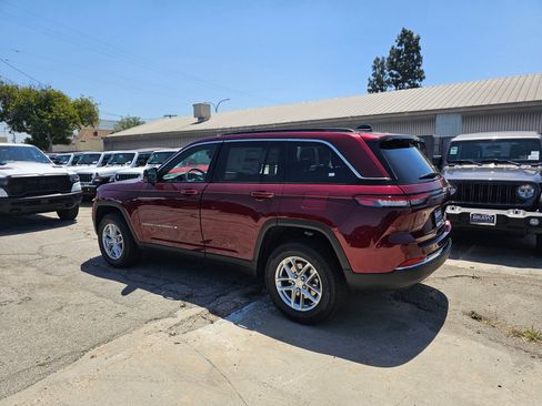 New 2026 Jeep Grand Cherokee Laredo RWD image 5