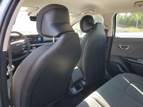 Used 2025 Kia K4 LXS FWD image 9