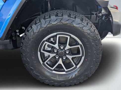 Used 2026 Jeep Wrangler Unlimited Rubicon AWD/4WD image 9
