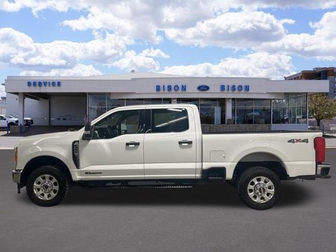 Used 2023 Ford F350 XLT AWD/4WD image 6