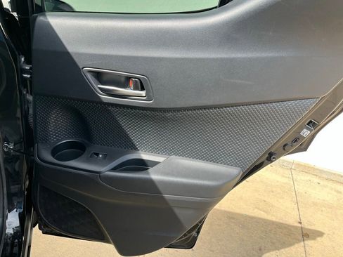 Used 2019 Toyota C-HR LE FWD image 21