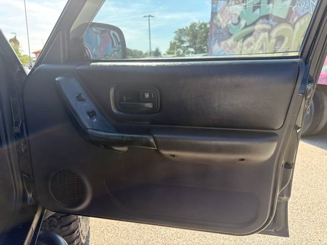 Used 2001 Jeep Cherokee Sport AWD/4WD image 28