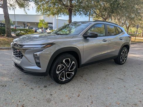 New 2026 Chevrolet Trax RS image 3