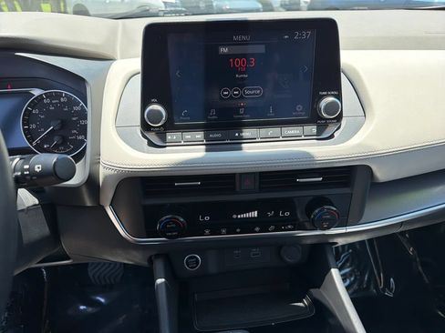 Used 2023 Nissan Rogue SV FWD image 25