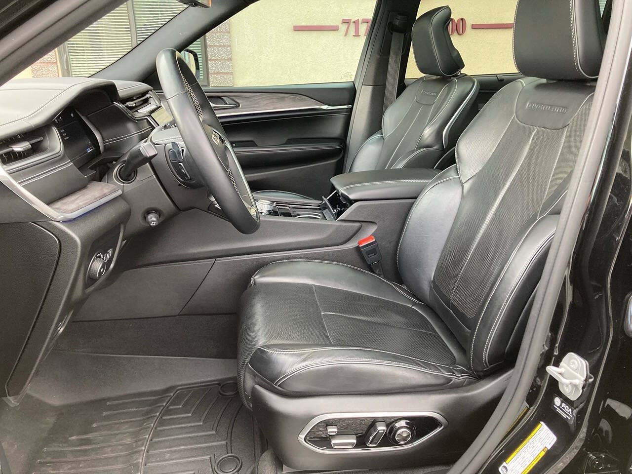 Used 2021 Jeep Grand Cherokee L Overland w/ Luxury Tech Group IV AWD/4WD image 7