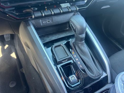 Used 2024 Chevrolet Colorado W/T w/ Technology Package RWD image 19