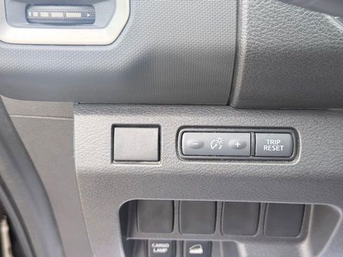 Certified 2024 Nissan Frontier SV image 21