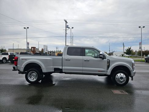 Used 2025 Ford F450 Platinum w/ Platinum Plus Package image 5