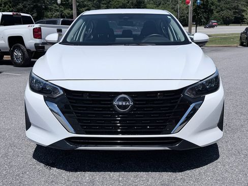 Used 2025 Nissan Sentra SV FWD image 3
