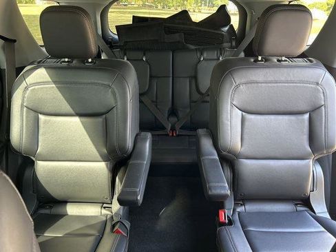 Used 2023 Ford Explorer XLT w/ Equipment Group 202A image 5