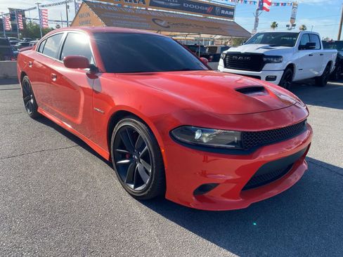 Used 2022 Dodge Charger R/T w/ Performance Handling Group RWD image 3