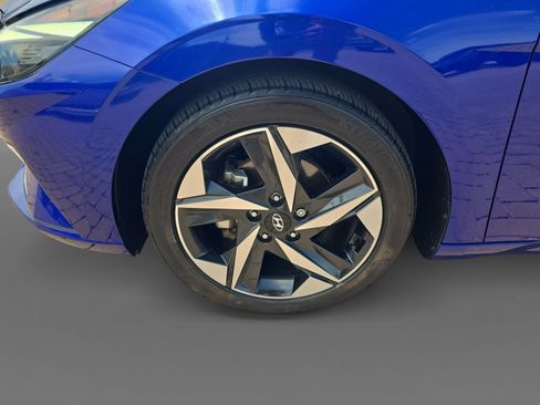 Certified 2023 Hyundai Elantra SEL w/ Convenience Package FWD image 9