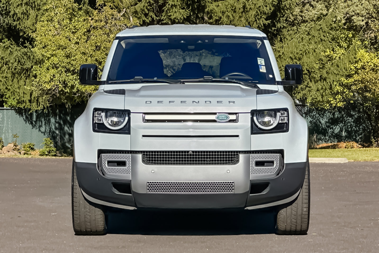 Used 2022 Land Rover Defender 110 AWD/4WD image 10