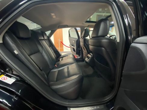 Used 2016 Toyota Avalon Limited image 13