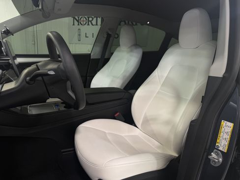 Used 2023 Tesla Model Y Long Range AWD/4WD image 11