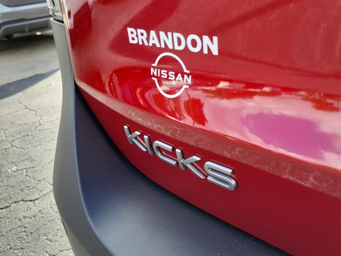 Certified 2026 Nissan Kicks SR FWD image 9
