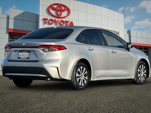 Used 2022 Toyota Corolla LE w/ Carpet Mat Package (TMS) image 3