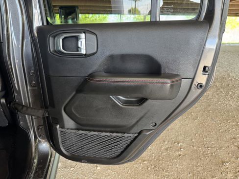 Used 2024 Jeep Gladiator Rubicon w/ Technology Group AWD/4WD image 36