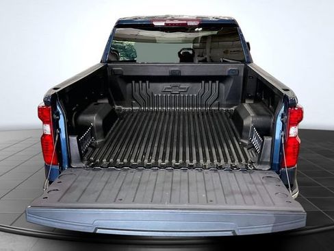 Used 2023 Chevrolet Silverado 1500 LT AWD/4WD image 18