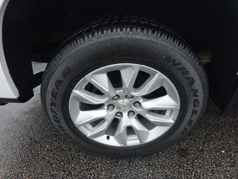 Used 2023 Chevrolet Silverado 1500 Custom image 8