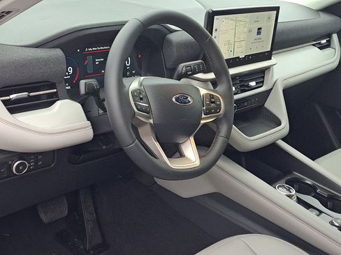 New 2026 Ford Explorer Active w/ Active Comfort Package image 9
