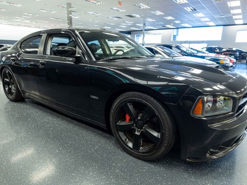 Used 2009 Dodge Charger SRT8 w/ SRT Option Group II RWD image 4